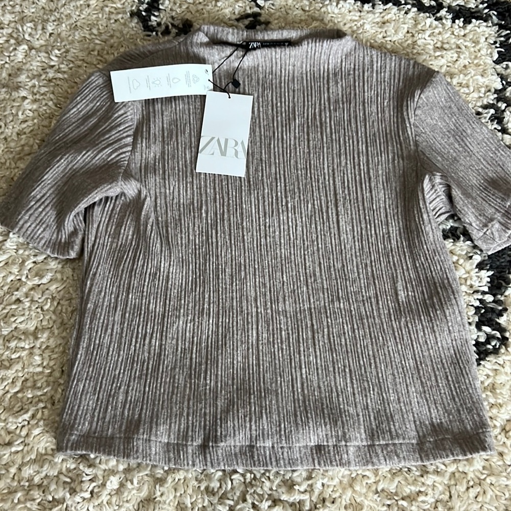 Crinkle mock neck shirt